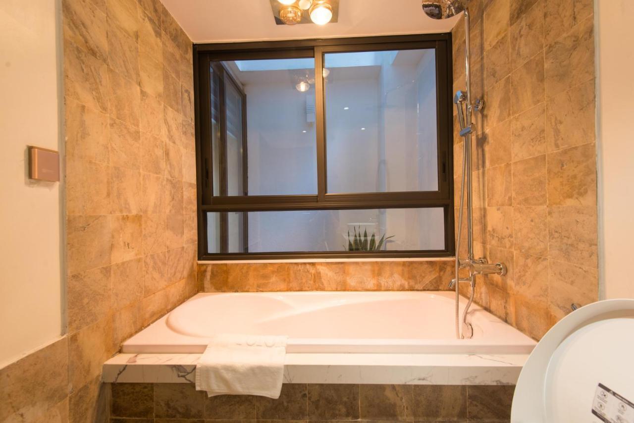 22Housing Hotel & Apartment 81 Linh Lang Hanoi Dış mekan fotoğraf